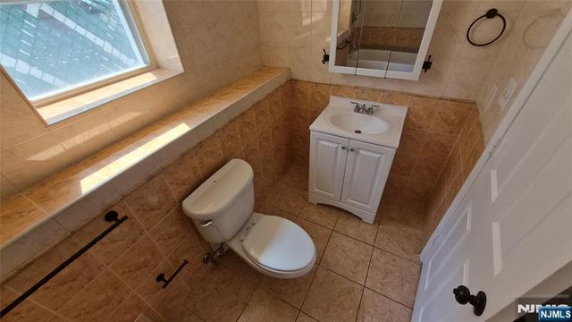 104 Wallington Avenue, Wallington, NJ 07057