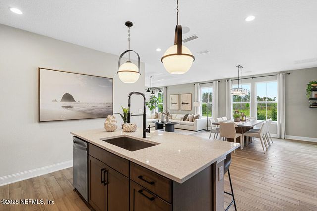 6 HUXLEY Avenue, Palm Coast, FL 32164