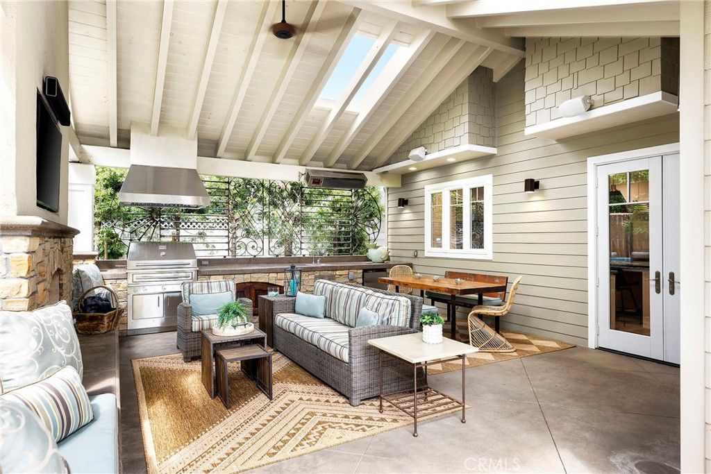 Image 33 of property listing at 216 Avenida Princesa, San Clemente, CA 92672