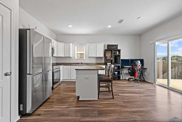 1436 Monterey Dr, Longview, TX 75601