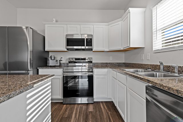 1436 Monterey Dr, Longview, TX 75601