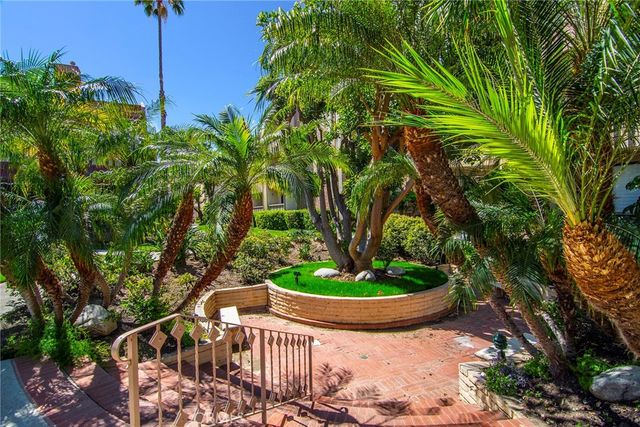 5236 Yarmouth Avenue 214, Encino, CA 91316