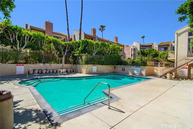 5236 Yarmouth Avenue 214, Encino, CA 91316