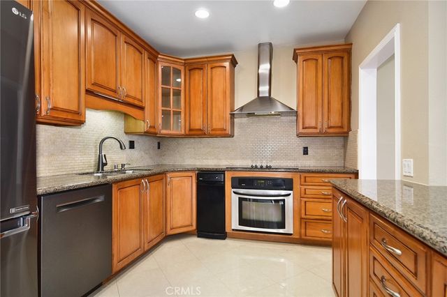 5236 Yarmouth Avenue 214, Encino, CA 91316