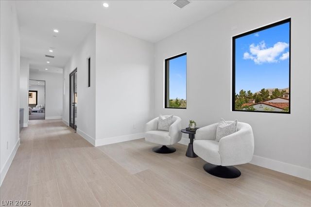 42 Ravenswood Avenue, Las Vegas, NV 89141