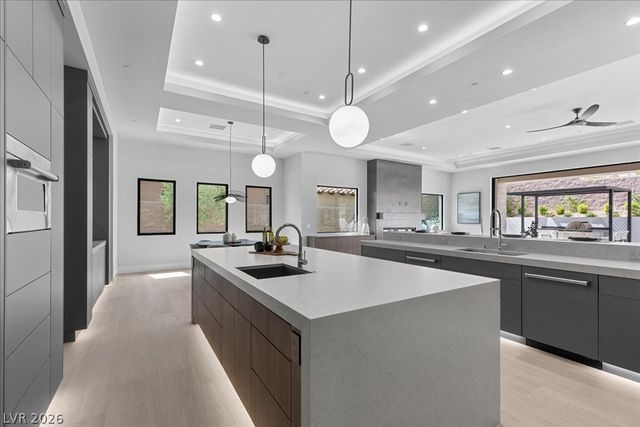 42 Ravenswood Avenue, Las Vegas, NV 89141