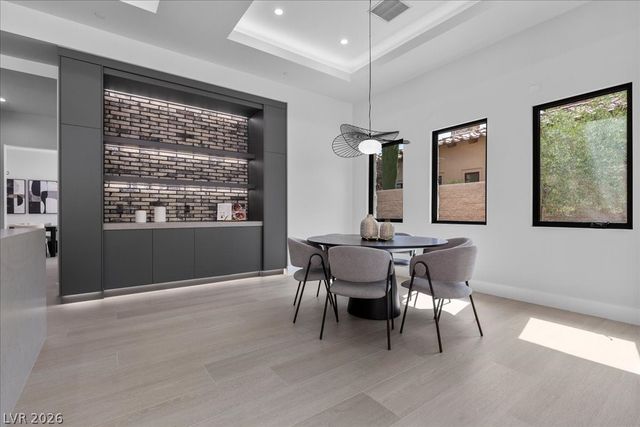 42 Ravenswood Avenue, Las Vegas, NV 89141