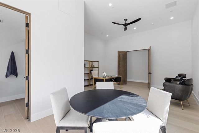 42 Ravenswood Avenue, Las Vegas, NV 89141