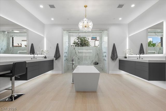 42 Ravenswood Avenue, Las Vegas, NV 89141