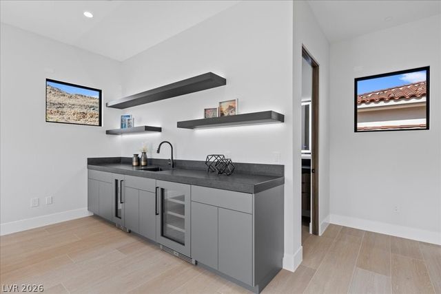 42 Ravenswood Avenue, Las Vegas, NV 89141