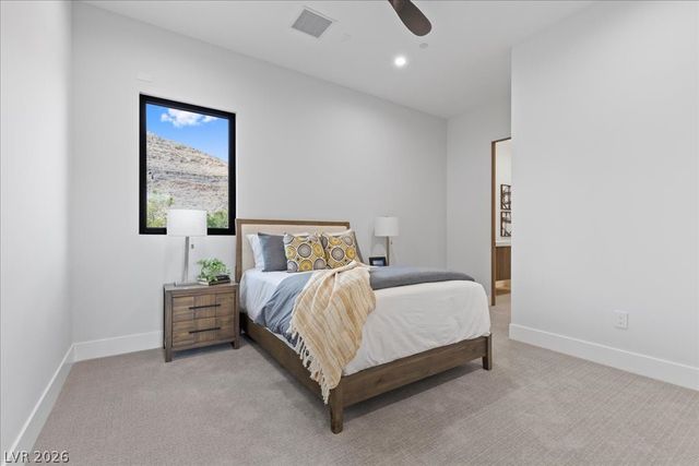 42 Ravenswood Avenue, Las Vegas, NV 89141