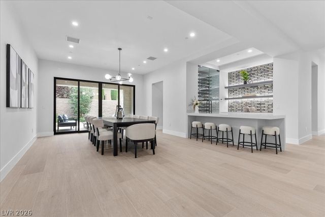 42 Ravenswood Avenue, Las Vegas, NV 89141