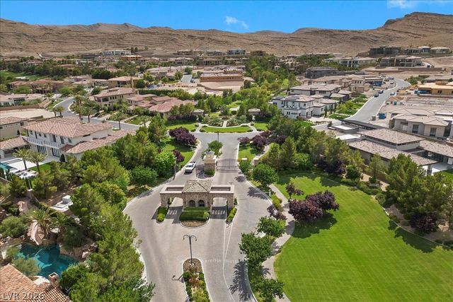 42 Ravenswood Avenue, Las Vegas, NV 89141