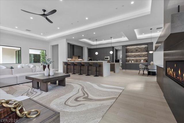 42 Ravenswood Avenue, Las Vegas, NV 89141