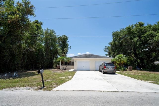 4733 29th ST SW, Lehigh Acres, FL 33973