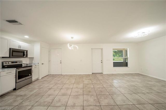 4733 29th ST SW, Lehigh Acres, FL 33973