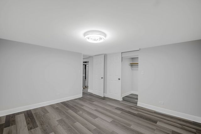 527 N Virginia Avenue, Glenwood, IL 60425