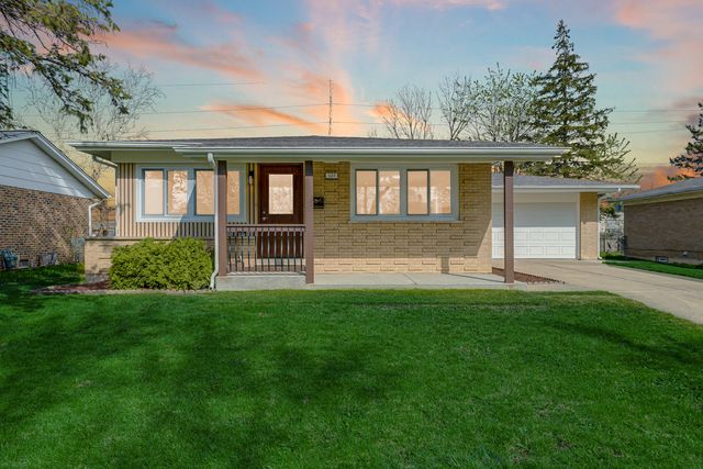 527 N Virginia Avenue, Glenwood, IL 60425