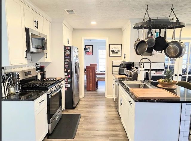 3946 Lullwater Main NW, Kennesaw, GA 30144