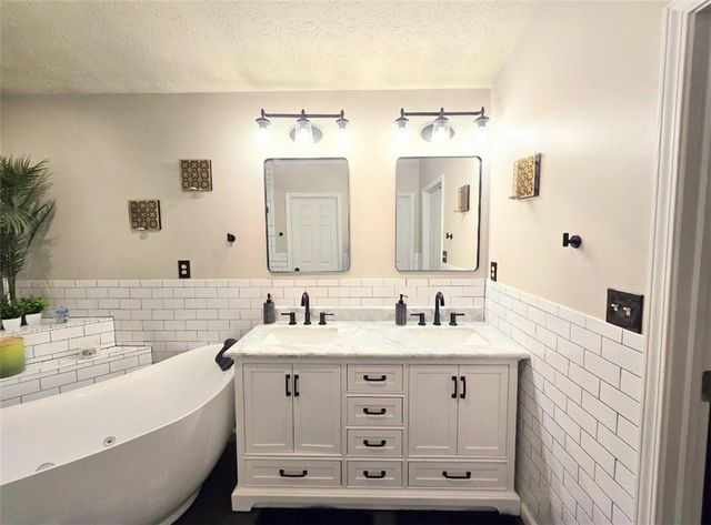 3946 Lullwater Main NW, Kennesaw, GA 30144