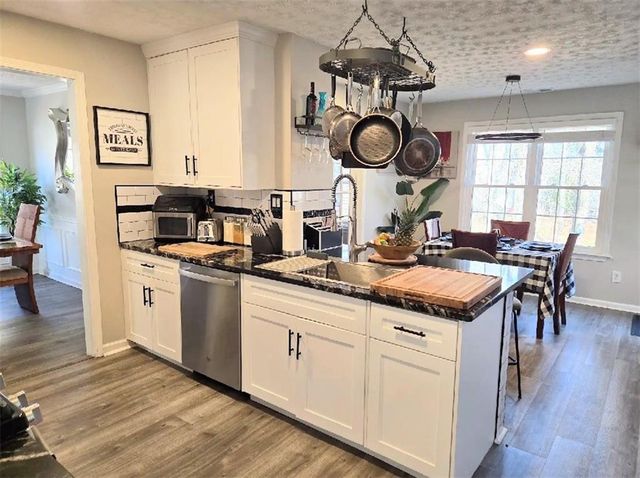 3946 Lullwater Main NW, Kennesaw, GA 30144