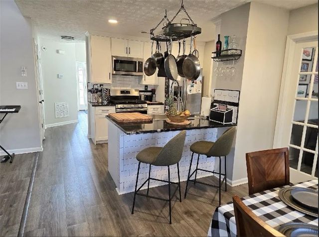 3946 Lullwater Main NW, Kennesaw, GA 30144