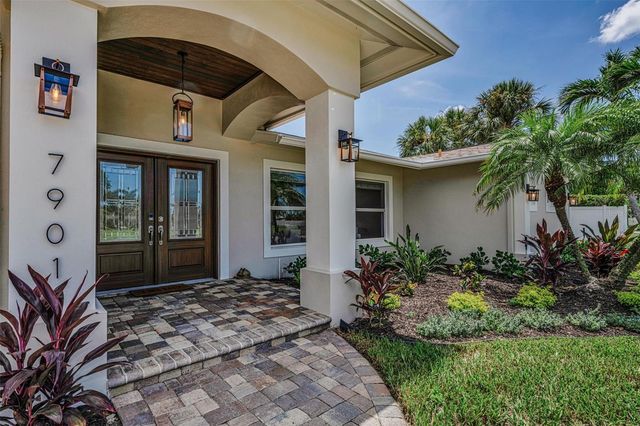 7901 10TH AVENUE S, St Petersburg, FL 33707
