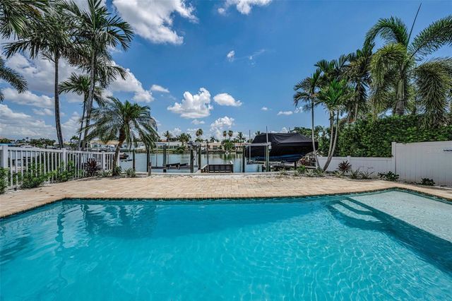 7901 10TH AVENUE S, St Petersburg, FL 33707