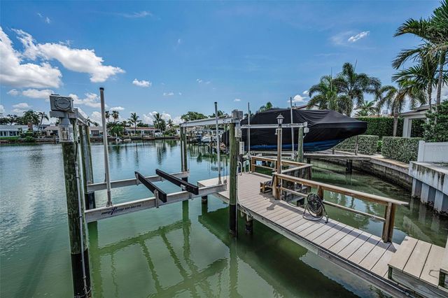 7901 10TH AVENUE S, St Petersburg, FL 33707