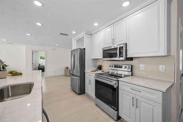 7901 10TH AVENUE S, St Petersburg, FL 33707