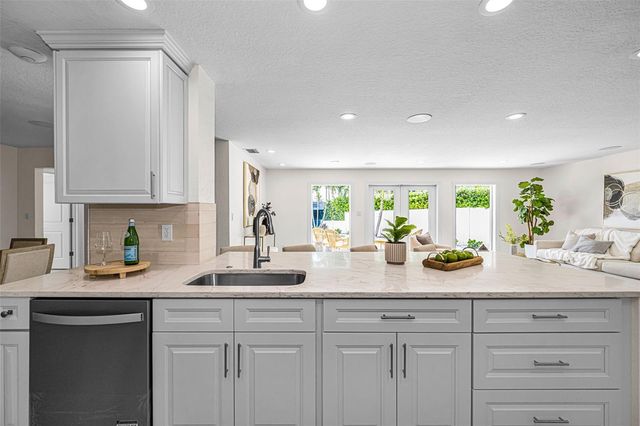 7901 10TH AVENUE S, St Petersburg, FL 33707