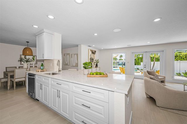 7901 10TH AVENUE S, St Petersburg, FL 33707