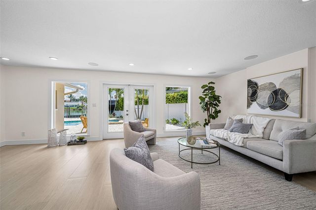 7901 10TH AVENUE S, St Petersburg, FL 33707