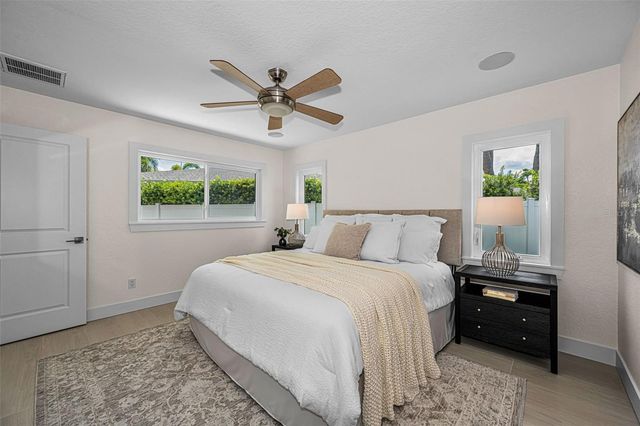 7901 10TH AVENUE S, St Petersburg, FL 33707