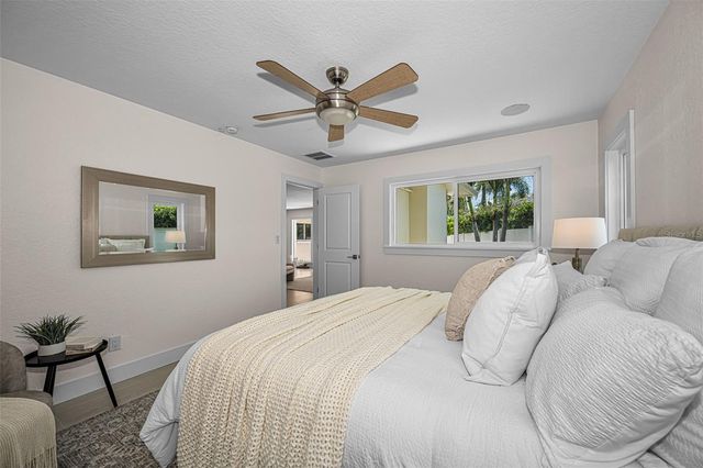 7901 10TH AVENUE S, St Petersburg, FL 33707