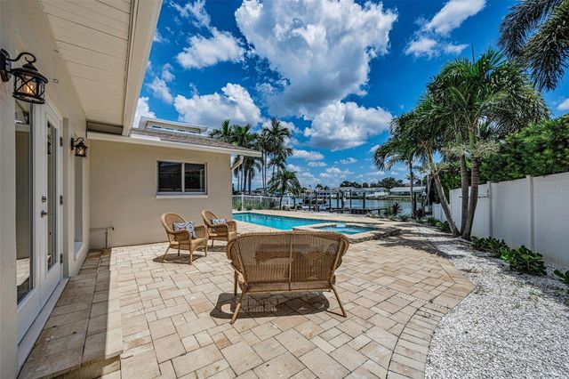 7901 10TH AVENUE S, St Petersburg, FL 33707