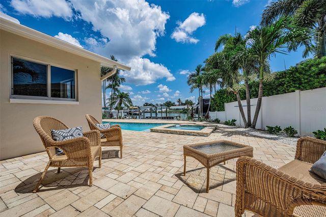7901 10TH AVENUE S, St Petersburg, FL 33707