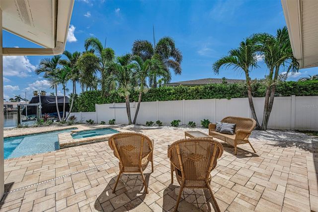 7901 10TH AVENUE S, St Petersburg, FL 33707