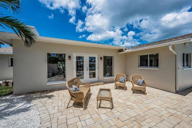 7901 10TH AVENUE S, St Petersburg, FL 33707