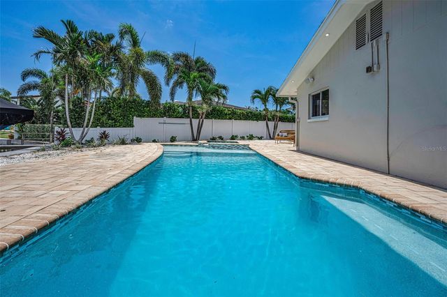 7901 10TH AVENUE S, St Petersburg, FL 33707