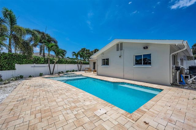 7901 10TH AVENUE S, St Petersburg, FL 33707