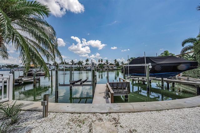 7901 10TH AVENUE S, St Petersburg, FL 33707