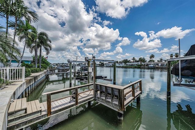 7901 10TH AVENUE S, St Petersburg, FL 33707