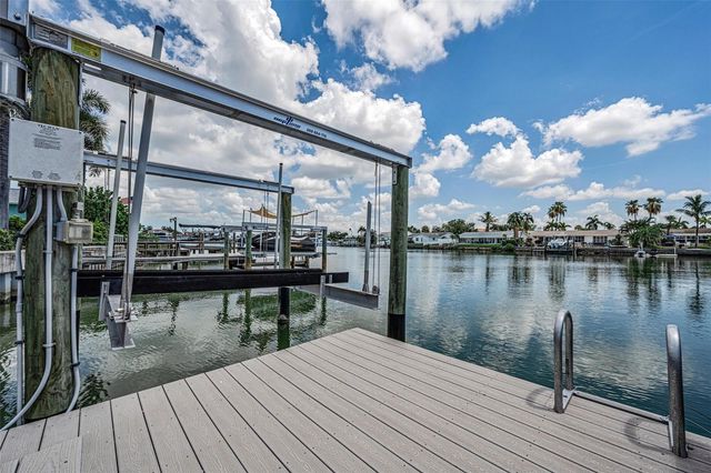 7901 10TH AVENUE S, St Petersburg, FL 33707