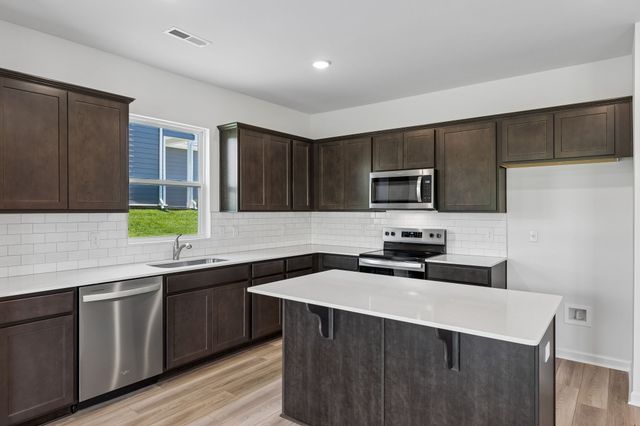 4012 Sadie St, Columbia, TN 38401