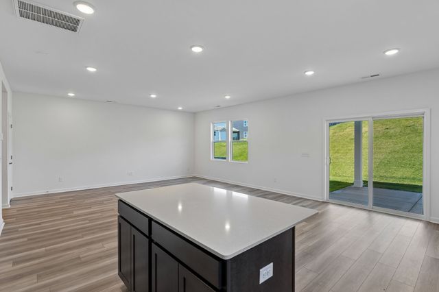 4012 Sadie St, Columbia, TN 38401