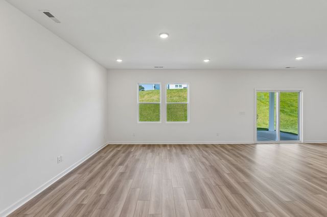 4012 Sadie St, Columbia, TN 38401