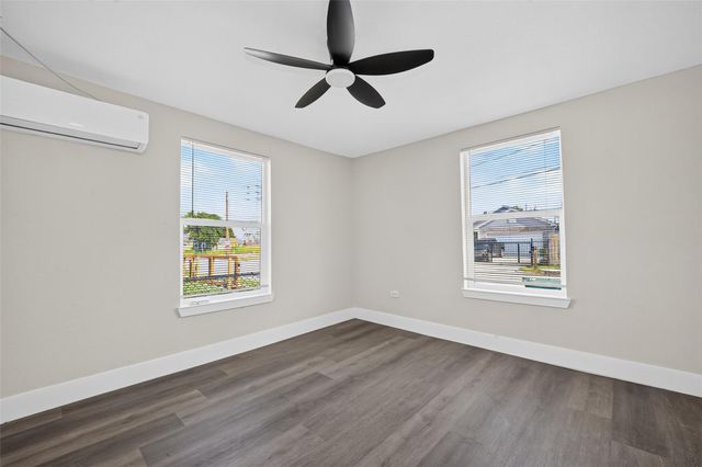 1505 Ryon Street, Houston, TX 77009