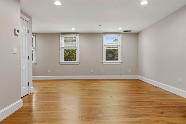 10 Friend Ct 3, Wenham, MA 01984