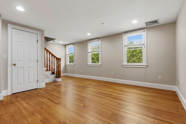 10 Friend Ct 3, Wenham, MA 01984